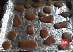 Illustration of making cow pattern cake roll 11