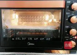 Blueberry Raisin Cake Roll Recipe Illustration 7