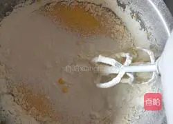 Illustration of how to make eight-inch chiffon cake 11