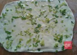 Illustration of how to make scallion pancakes 1