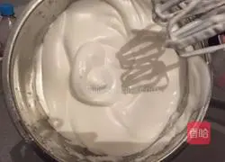 How to make Swiss Cake Roll Illustration 1