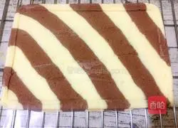 Illustration of two-color cake roll recipe 17