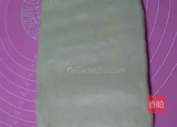 Illustration of making homemade egg tart crust 3