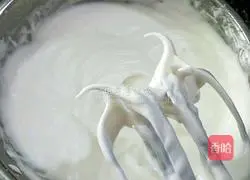 Illustration of how to make raisin cake roll 9