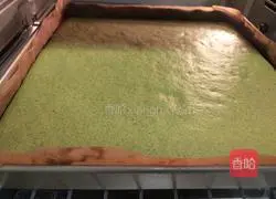 Illustration of how to make matcha cream cake roll 9