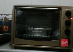 Illustration of how to make eight-inch chiffon cake 10