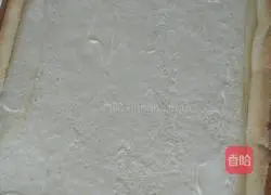 Illustration of how to make meat floss cake rolls 20