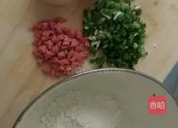 Illustration of how to make ham sausage, chive and egg pancake 1