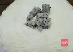 Illustration of how to make eight-inch chiffon naked cake 13