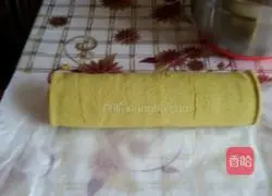 Illustration of how to make matcha cake roll 18