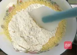 Chiffon three-layer strawberry layer cake recipe illustration 3