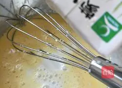 Illustration of how to make whole egg liquid egg tarts without evaporated milk 4