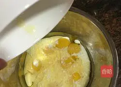 Ten-inch cocoa chiffon cake Practice illustration 3