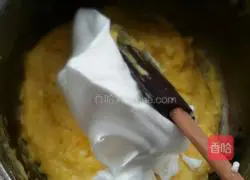 Lemon chiffon cake.Recipe 9