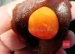 (air fried Pot version) Illustration of how to make egg yolk cake 16