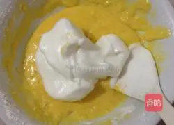 Illustration of how to make meat floss salad cake roll 6