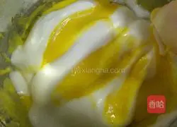 Illustration of how to make raisin cake roll 15