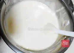 Blueberry Raisin Cake Roll Recipe Illustration 5