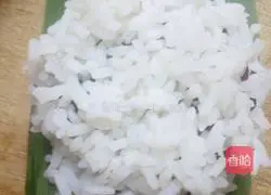 Illustration of how to make rice cakes wrapped in bamboo leaves 4