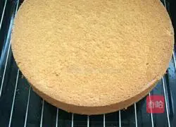 Illustration of how to make chiffon cake 8