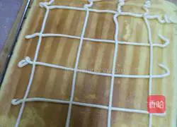 Illustration of how to make pumpkin onion and meat floss cake rolls 13