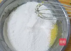 Illustration of how to make eight-inch chiffon cake 3