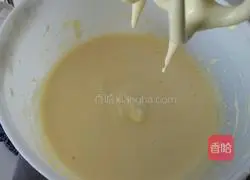 Illustration of how to make cream cupcakes 4