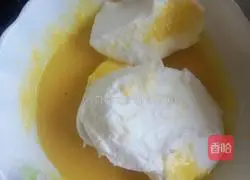 Illustration of how to make chiffon cake slices 6