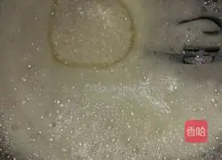 Illustration of how to make ten-inch chiffon cake 3