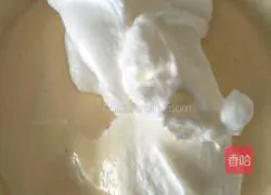 Illustration of how to make meat floss cake rolls 11