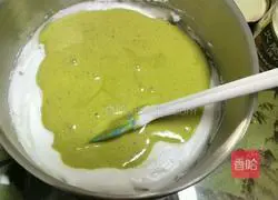 Illustration of how to make matcha chiffon cake 12