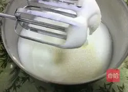 Illustration of how to make 8-inch chiffon cake 5