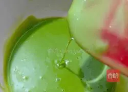 Spinach juice chiffon cake recipe 7