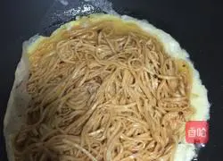 Illustration of how to make egg noodle pancakes 5