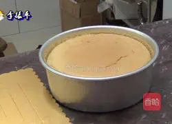 Illustration of how to make 8-inch chiffon cake 12