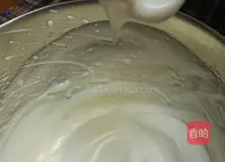 Illustration of how to make chiffon cake 4