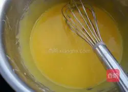 Illustration of how to make eight-inch chiffon cake 7