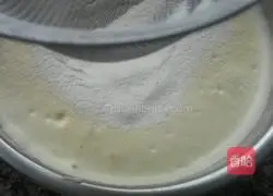 Illustration of how to make cream cupcakes 4