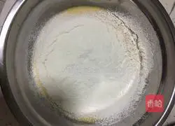 Illustration of how to make eight-inch chiffon cake 6