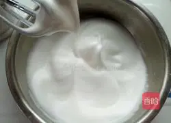 Illustration of how to make chiffon cake 8