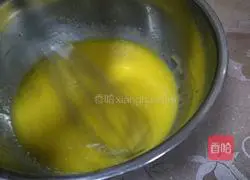 Illustration of how to make pumpkin onion and meat floss cake rolls 2