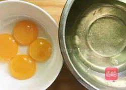 Illustration of how to make matcha cream cake roll 2