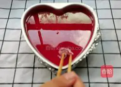 Illustration of how to make the love cherry blossom mousse cake 9