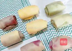 Illustration of how to make spiral egg yolk cake 12