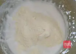 Illustration of how to dissolve egg white into beans 3