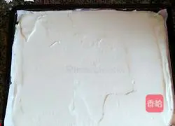 Illustration of how to make cream purple sweet potato cake roll 12