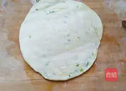 Illustration of how to make green onion cake 7
