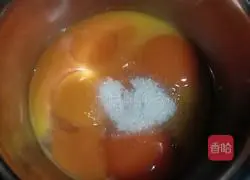 Double-layer blueberry honey bean cake roll recipe illustration 2