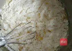 Illustration of how to make eight-inch chiffon cake 4