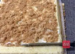 Illustration of how to make meat floss salad cake roll 9